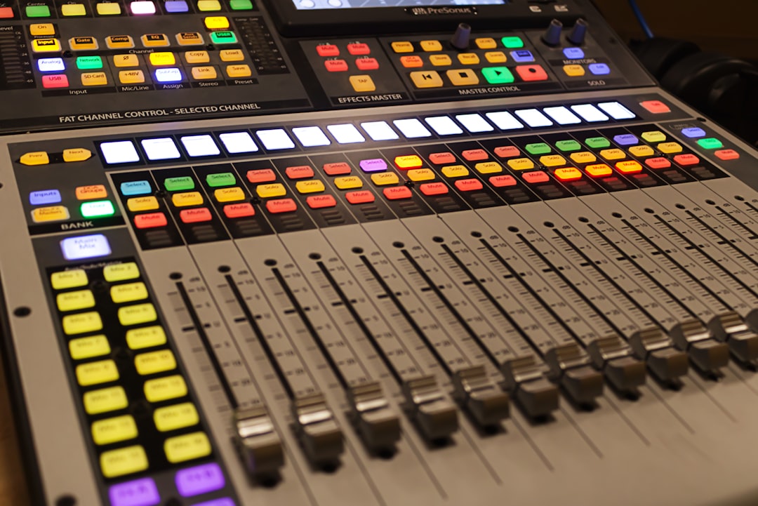 Приватные миксеры в 2025: Будущее анонимности криптовалют