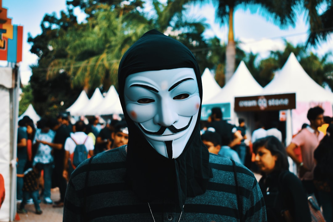 Anonymous Access in Blockchain: How to Stay Private in Crypto Transactions