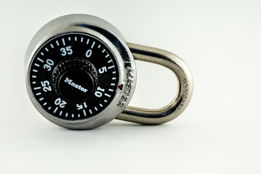 Confidential Data Oracles: Enhancing Privacy in Cryptocurrency