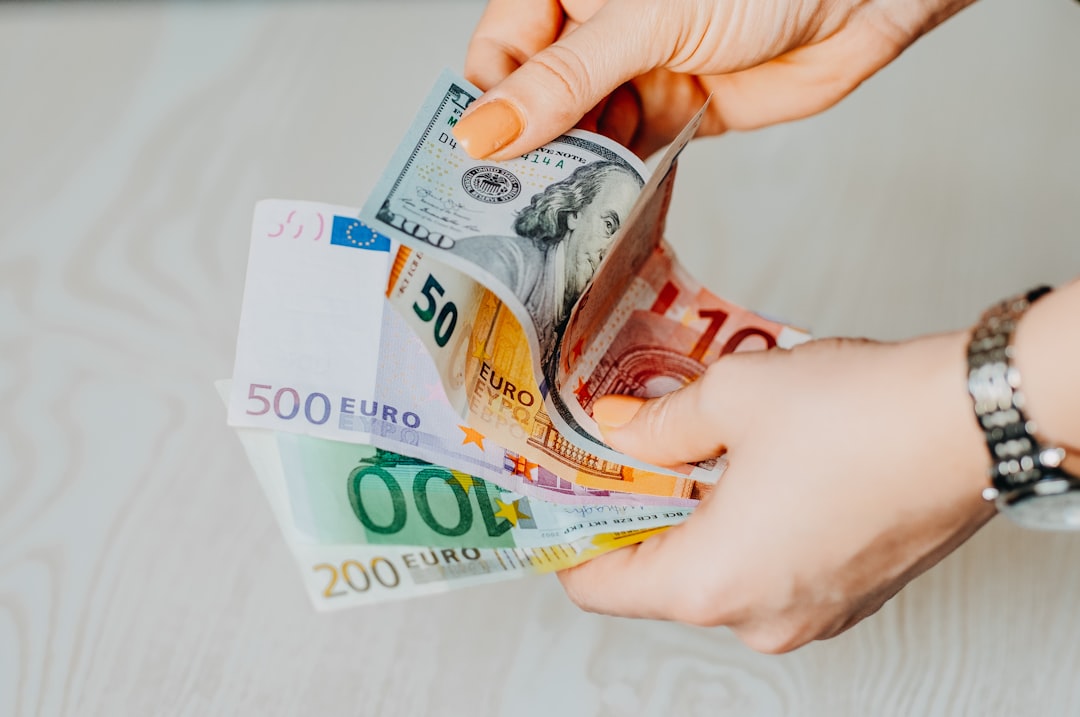 Hidden Fund Distribution in Cryptocurrency: Privacy Strategies