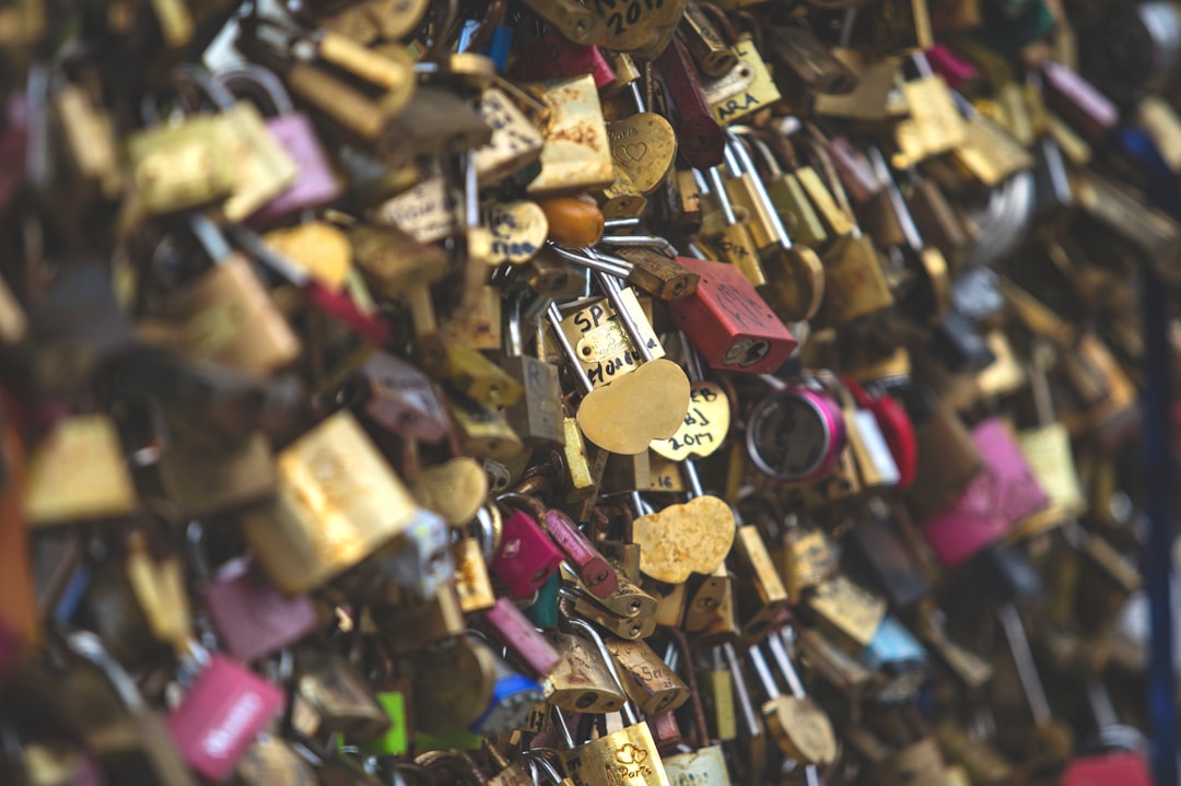 Анализ сумм переводов: как защитить приватность в криптовалютах